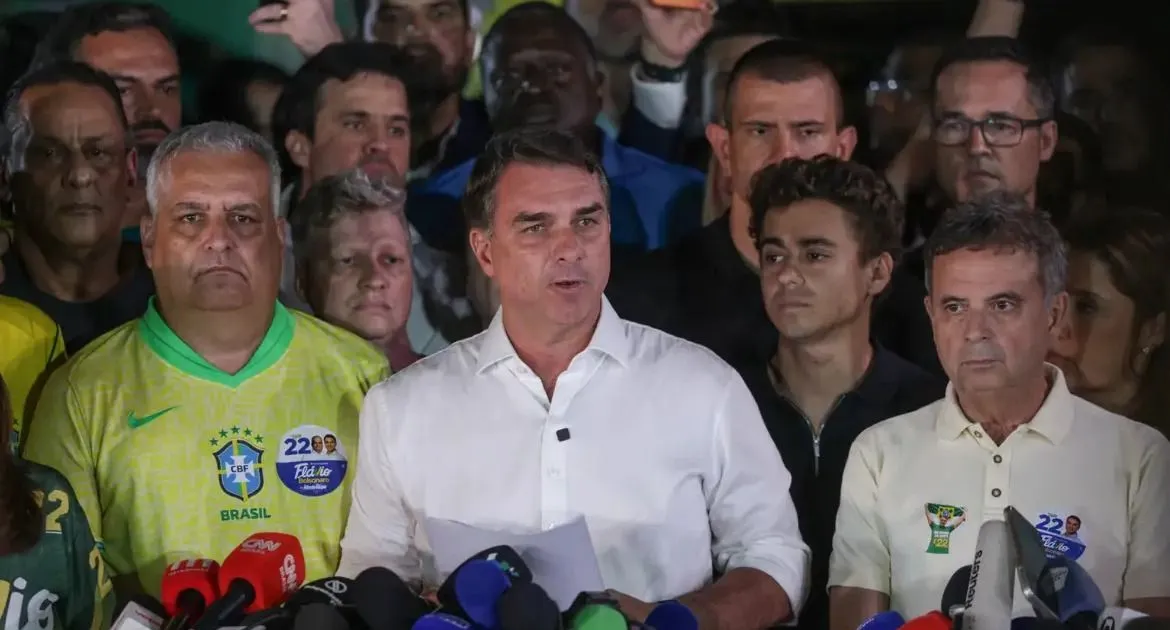 World news highlights on the morning of October 27: Brazilian presidential candidate forced to surrender his passport. - Vietnam.vn