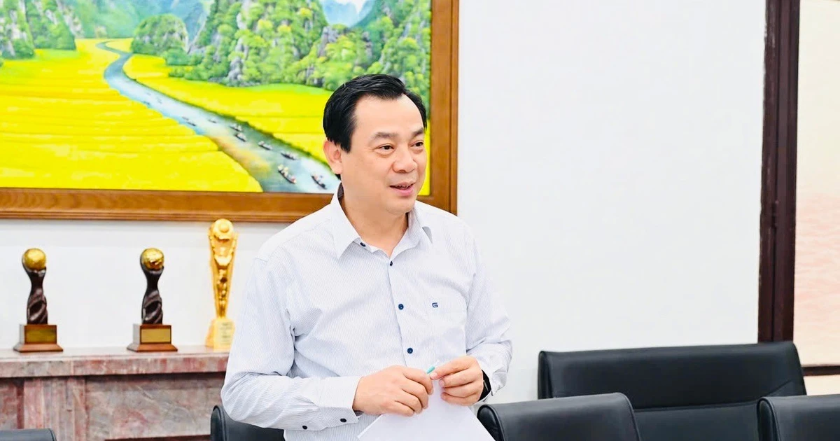 Implementing visa-free entry for Chinese tourists, promoting tourism exchange and cooperation. - Vietnam.vn