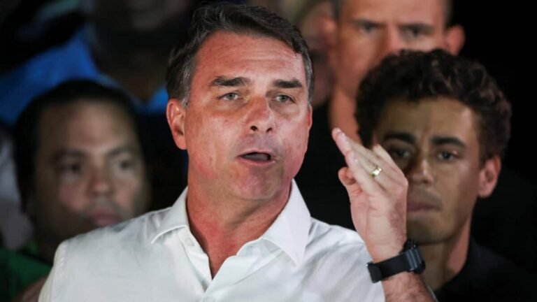 Flávio Bolsonaro lands in US amid passport row in Brazil - Firstpost
