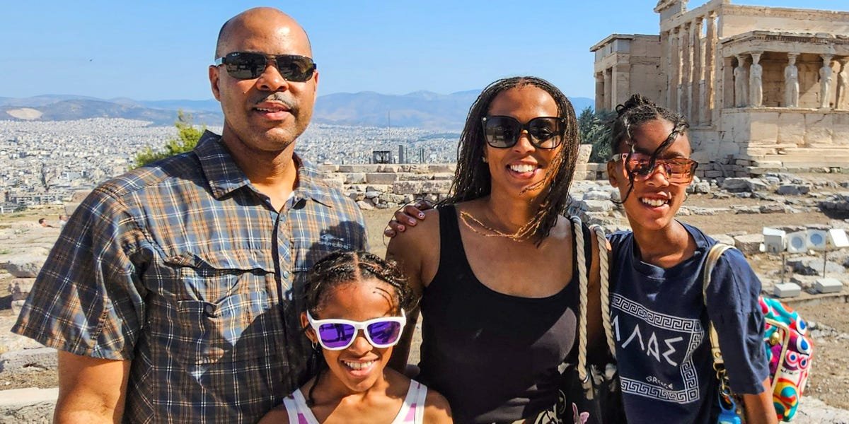 I've used credit card rewards to book long-haul flights and trips for 20 years. Here are my 3 best tips. - Business Insider