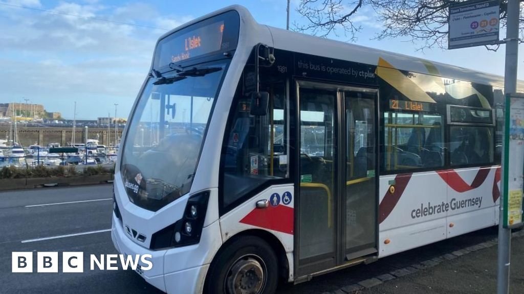 Meeting aims to address bus travel concerns in Guernsey - BBC