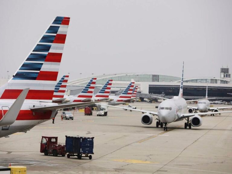 American Airlines and Southwest Report Over 2,000 US Flight Delays Amid Technology Disruption