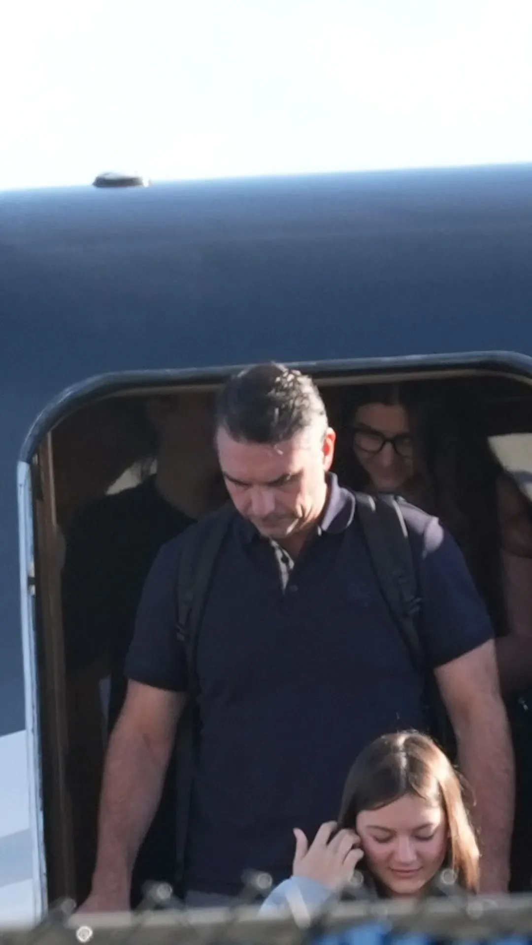 🇧🇷🇺🇸 Four decoy cars, an Italian passport, a jet waiting across the Argentine border: how Flavio Bolsonaro slipped a Supreme Court travel ban and landed in Miami on a visa Trump signed off personally The Wall Street Journal has the route. Monday night his - X