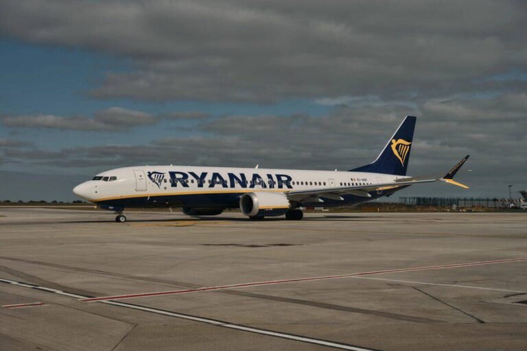 Ryanair Ignites UK Winter Travel Boom with New Manchester–Warsaw Flights and 22 Routes for Christmas Breaks