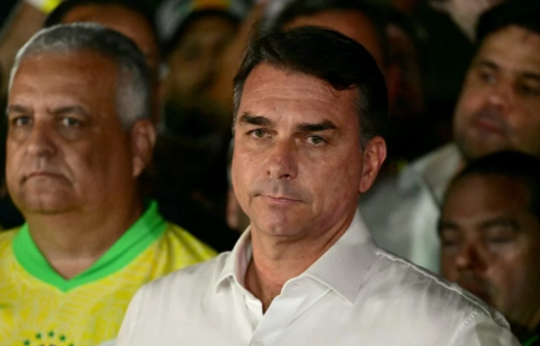 Brazilian Federal Police Confiscate Flavio Bolsonaro’s Passport - Payday Report