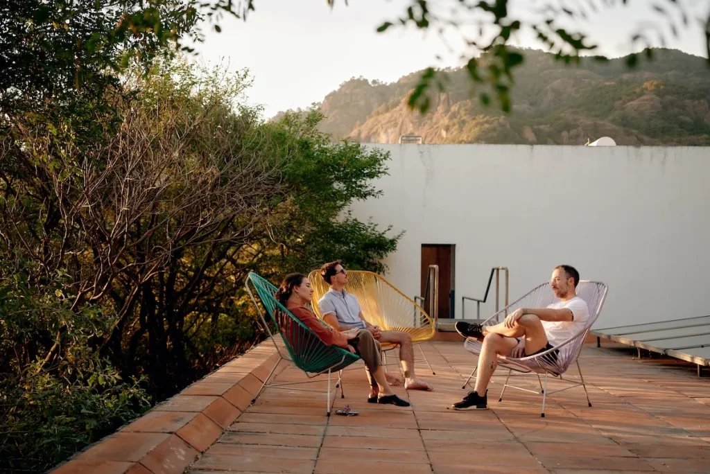 Airbnb to Require Temporary Phone Numbers for Large Hosts and Guests