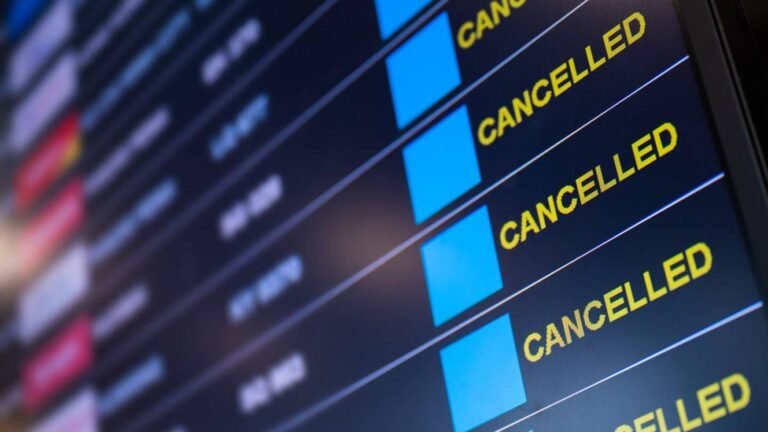 US delays new flight reporting rules