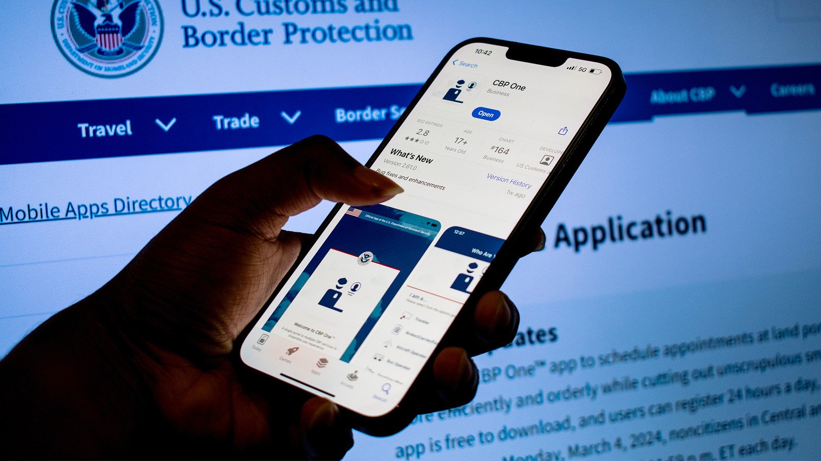 U.S. Customs And Border Protection 'Steals' Canadian Visitor's Phone And Fingerprints Over Passport Stamp Issue - TheTravel