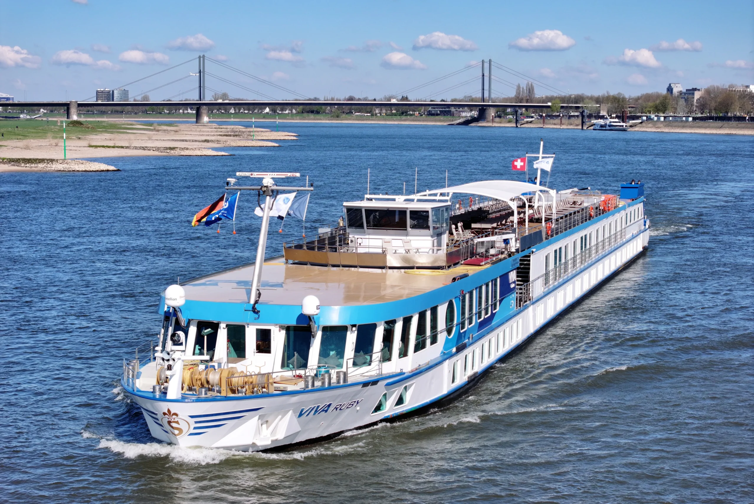 VIVA Cruises offers free shore excursions for 2026