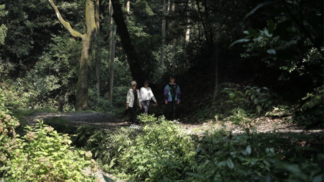 Thailand’s Four Seasons Tented Camp Blends Luxury Stays With Personalised Jungle Walks and Local Traditions