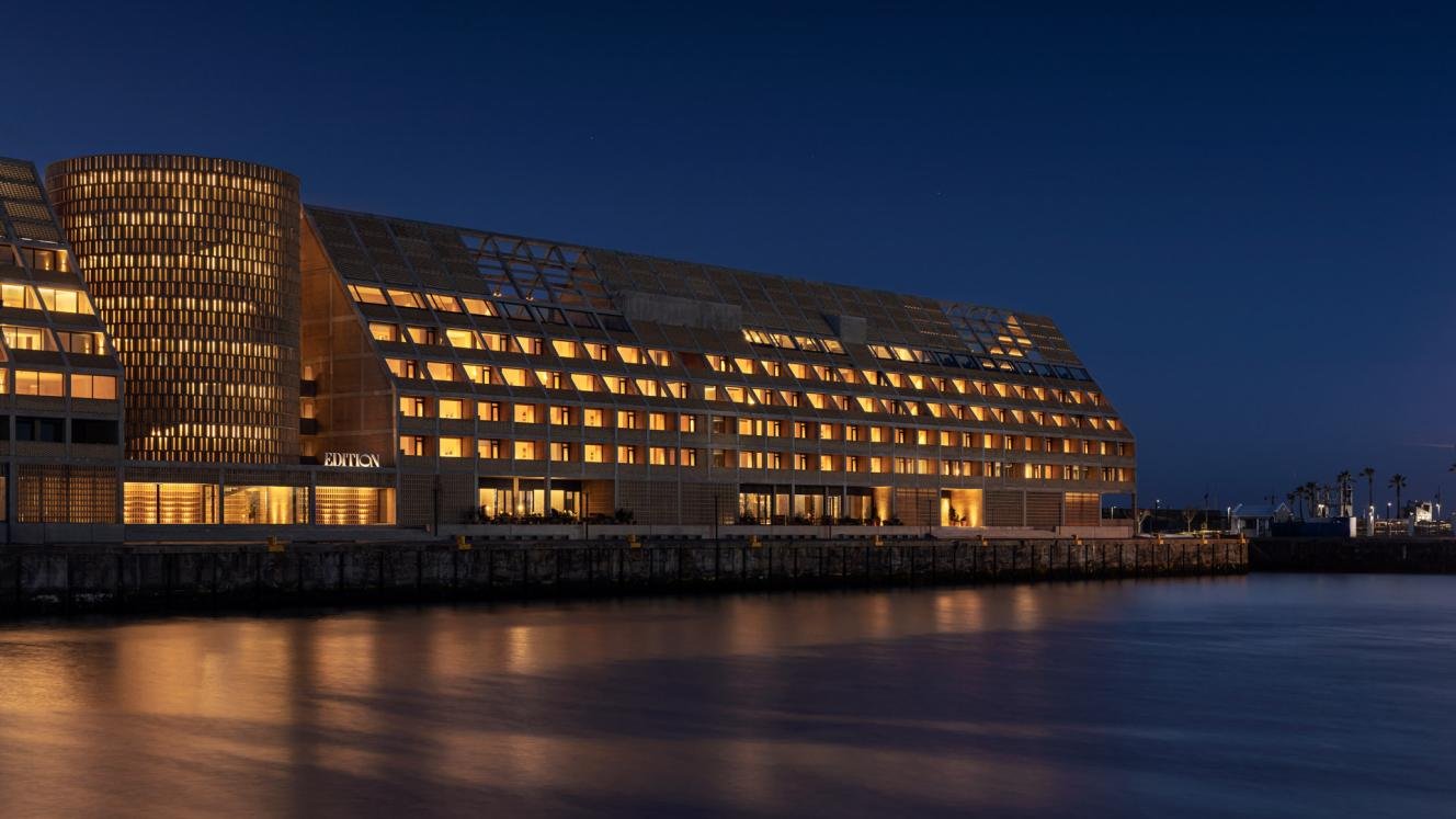 New luxury hotel opens amid Cape Town room crunch