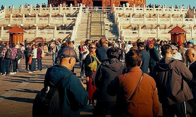 China foreign arrivals rise 15.6% amid visa-free push - VnExpress International
