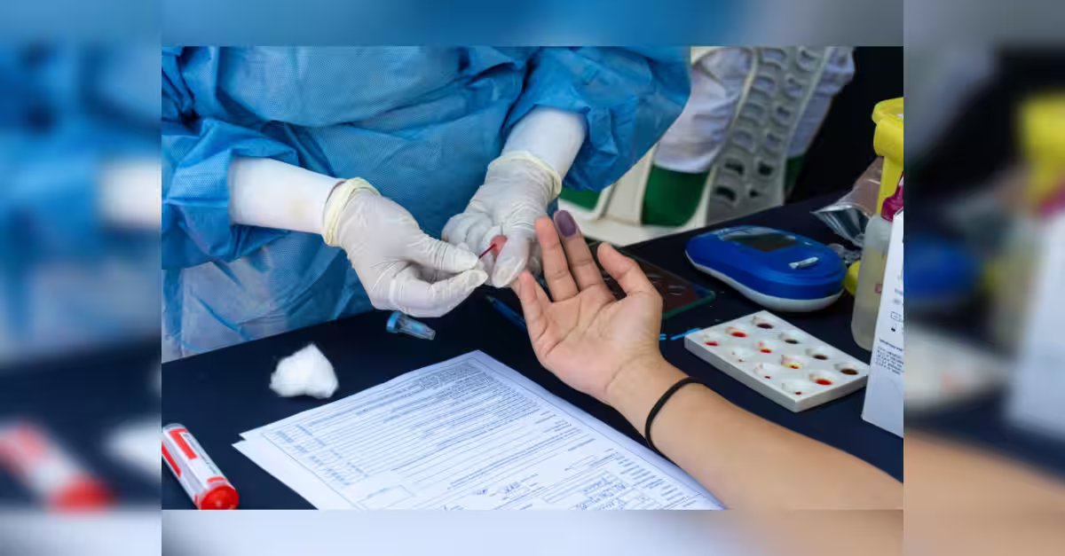 US to tighten Ebola screening with new air passenger declarations